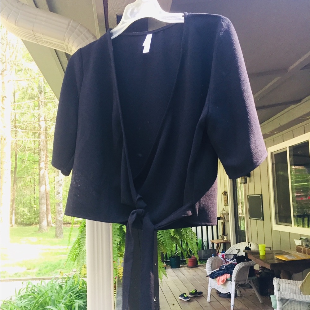 Black wrap crop top